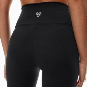 Aritzia - TNA Cheeky Flare Hi-Rise Legging (Yoga Pant)